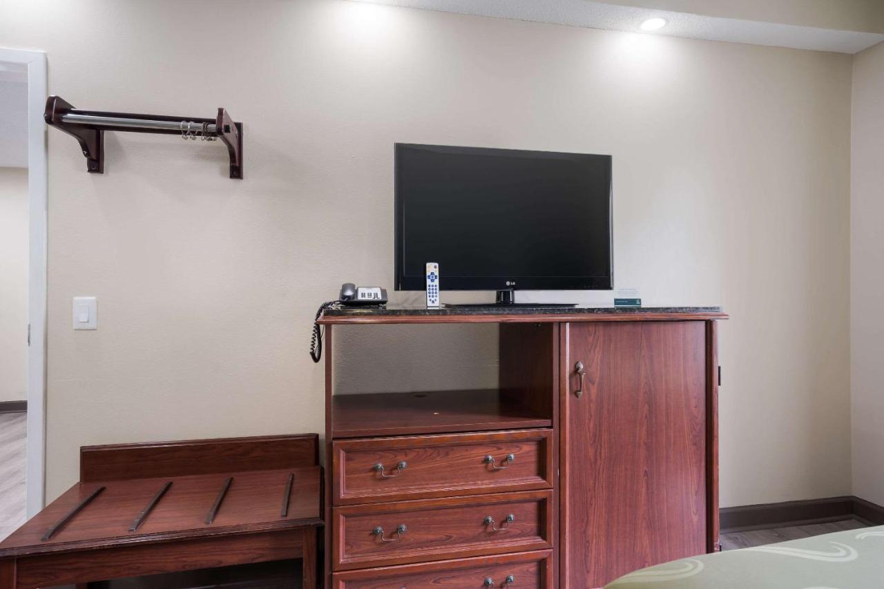 Quality Inn Уилмингтон Экстерьер фото